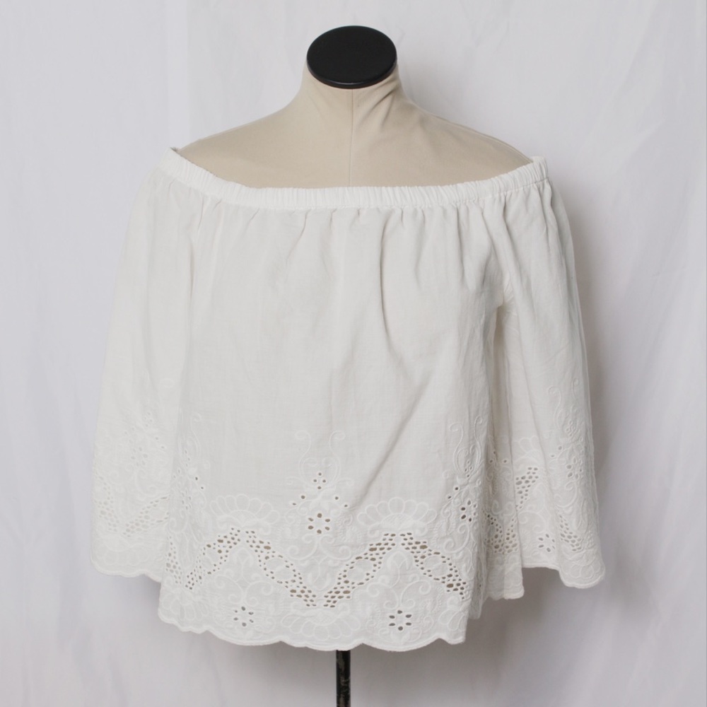 FOREVER21 White off the shoulder top